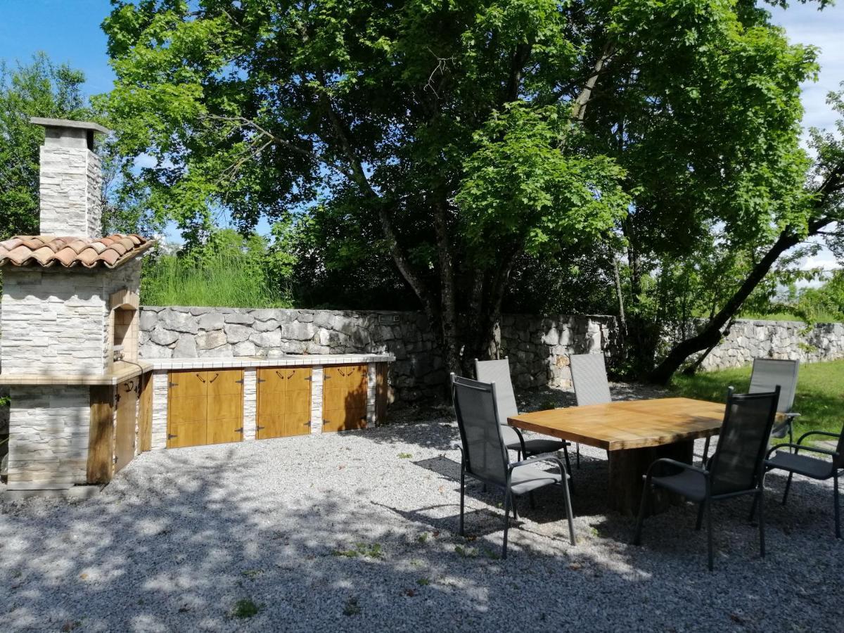 Apartma Louis Dutovlje エクステリア 写真