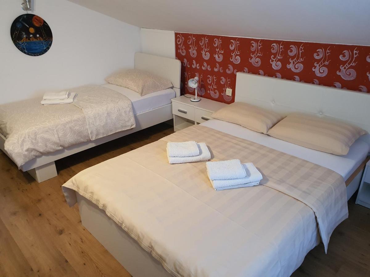 Apartma Louis Dutovlje エクステリア 写真