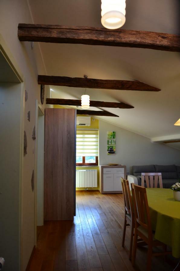 Apartma Louis Dutovlje エクステリア 写真